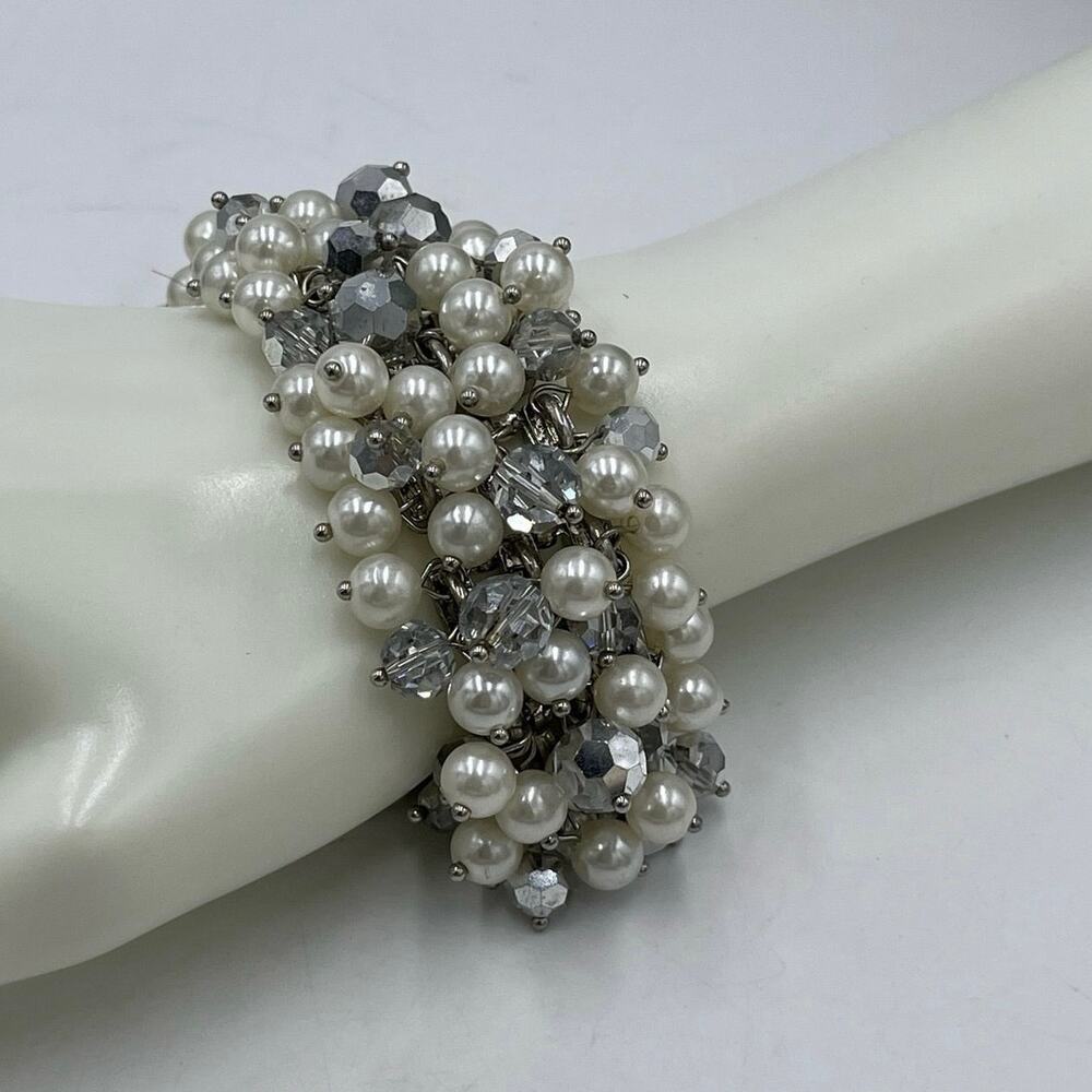Womens Silver Tone Faux Pearl Silver Bead Cluster Cha Cha Dangle Bracelet
